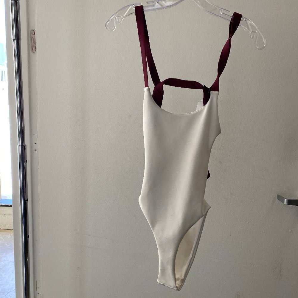 Bikini - Picture 2 of 4